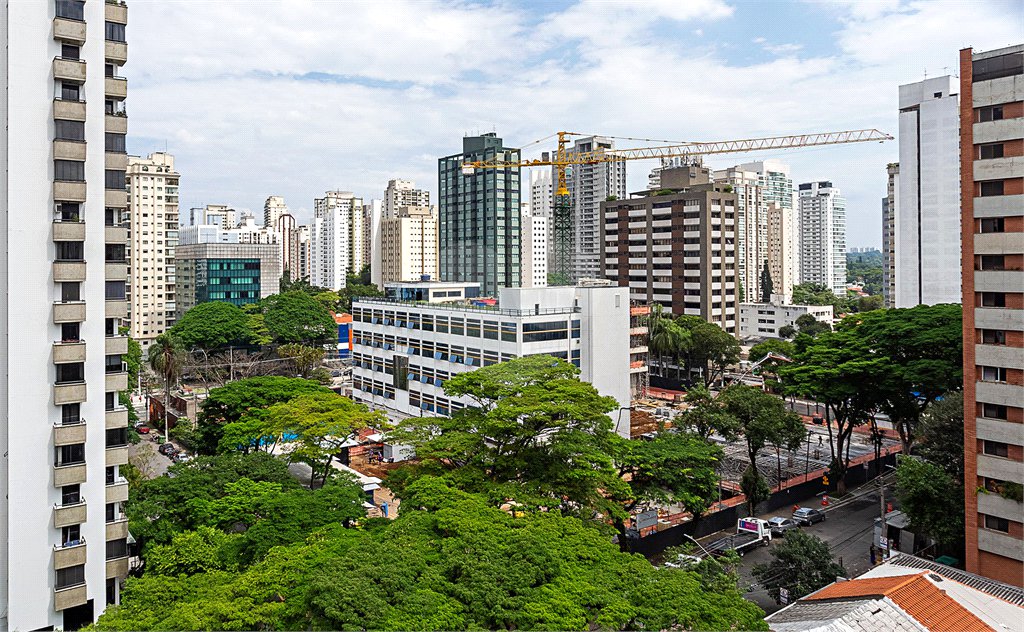 Apartamento à venda com 4 suítes em Campo Belo, São Paulo, SP