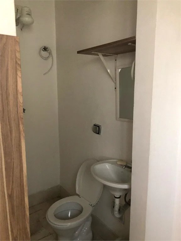 Sala à venda em Vila Suzana, São Paulo, SP