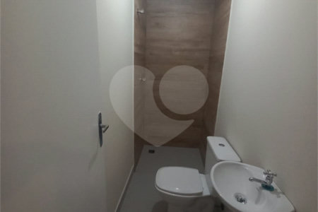 Sobrado à venda com 3 quartos, sendo 1 suíte, em Vila Mazzei, São Paulo, SP
