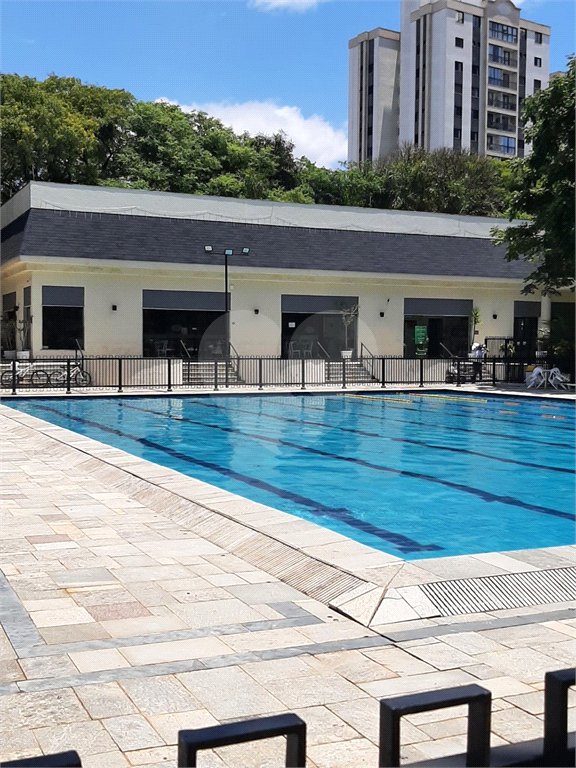 Apartamento à venda com 3 quartos, sendo 1 suíte, em Santo Amaro, São Paulo, SP