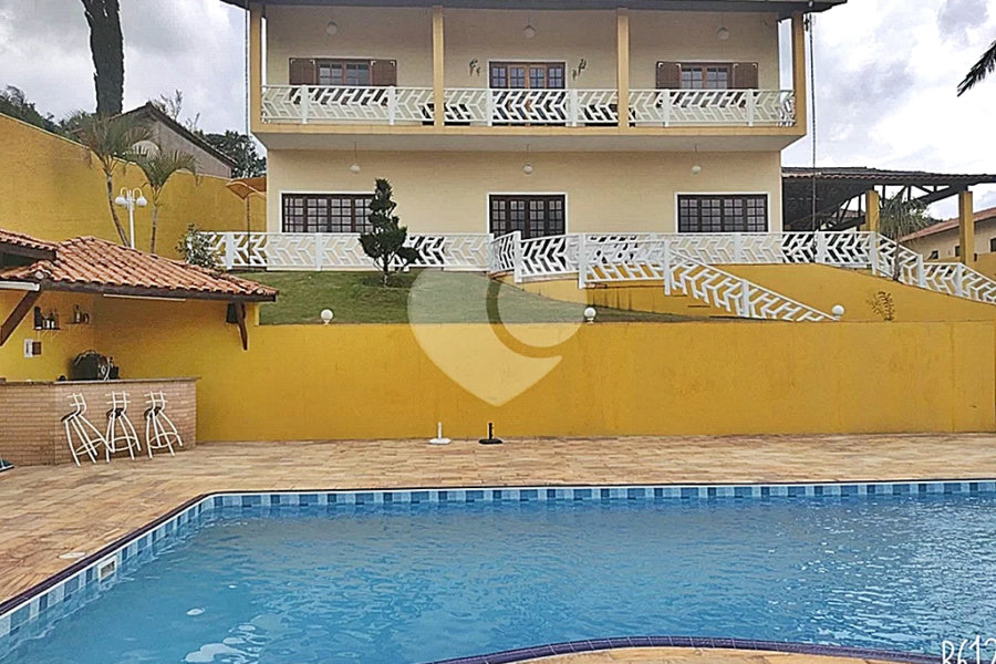 Casa à venda com 4 quartos, sendo 3 suítes, em Luiz Fagundes, Mairiporã, SP