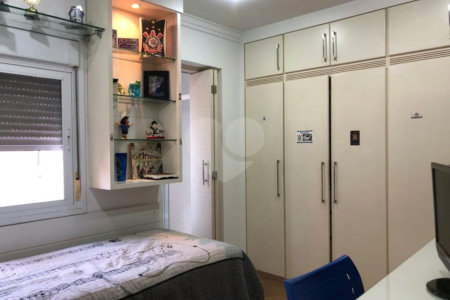 Casa à venda com 3 suítes em Santana, São Paulo, SP