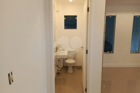 Casa à venda com 3 quartos, sendo 1 suíte, no condomínio Paraíso Classe A, Rio de Janeiro - RJ