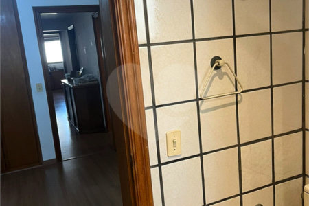 Apartamento à venda com 4 suítes em Vila Uberabinha, São Paulo, SP