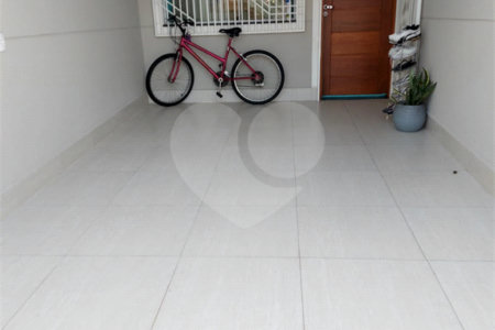 Casa à venda com 3 suítes no condomínio Residencial Gaya, São Paulo - SP