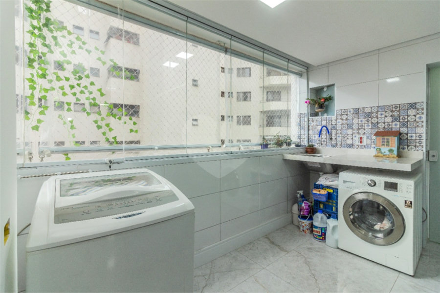 Apartamento à venda com 3 quartos, sendo 1 suíte,  em Paraíso, São Paulo, SP