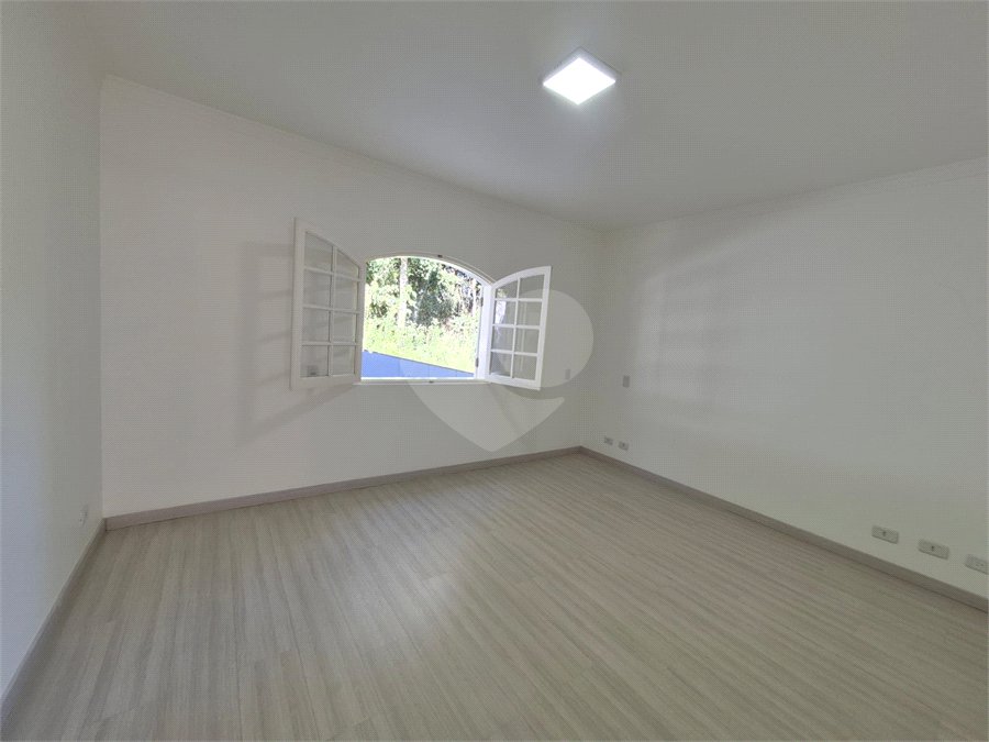 Casa à venda com 2 suítes no condomínio Alpes da Cantareira, Mairiporã - SP