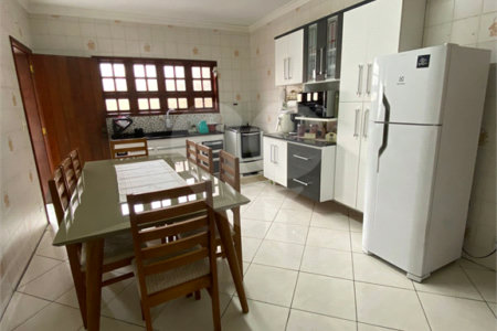 Sobrado à venda com 5 quartos em Jardim São Pedro, Mogi das Cruzes, SP