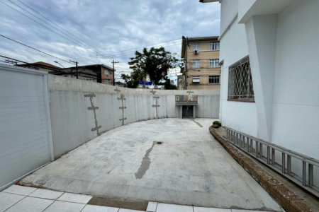 CASA AMPLA COM QUINTAL  150m² - 1.799.000,00 - Aparecida - Santos/SP
