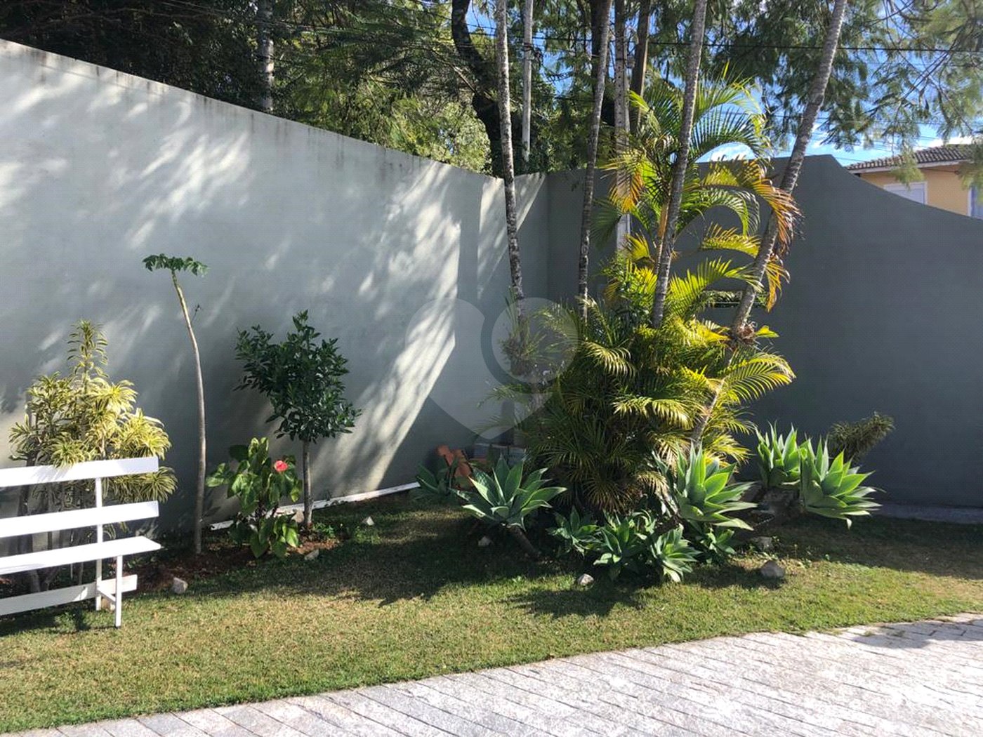 Casa à venda com 3 quartos, sendo 2 suítes,  em Jardim do Lago, Atibaia, SP