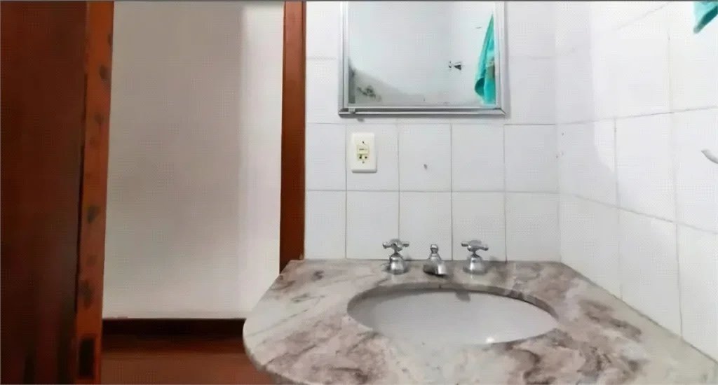 Sobrado à venda com 3 quartos em Jardim Peri Peri, São Paulo, SP