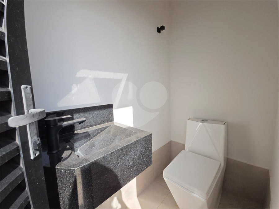 Casa à venda com 3 quartos, sendo 1 suíte, no condomínio Cerejeiras, Araçoiaba da Serra - SP