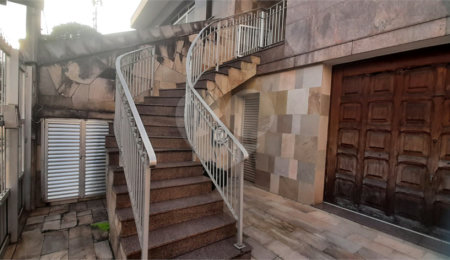 Sobrado à venda com 5 quartos, sendo 1 suíte,  em Vila Rosália, Guarulhos, SP