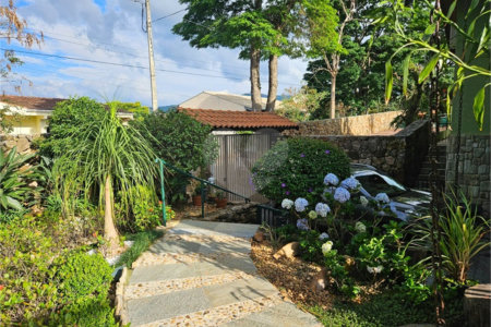 Casa à venda com 4 quartos, sendo 3 suítes, em Jardim Tapajós, Atibaia, SP
