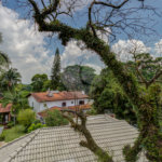 Sobrado à venda com 6 quartos, sendo 5 suítes,  em Interlagos, São Paulo, SP