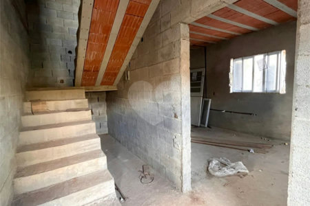 Casa à venda com 3 quartos, sendo 2 suítes, em Vila Suissa, Mogi das Cruzes, SP