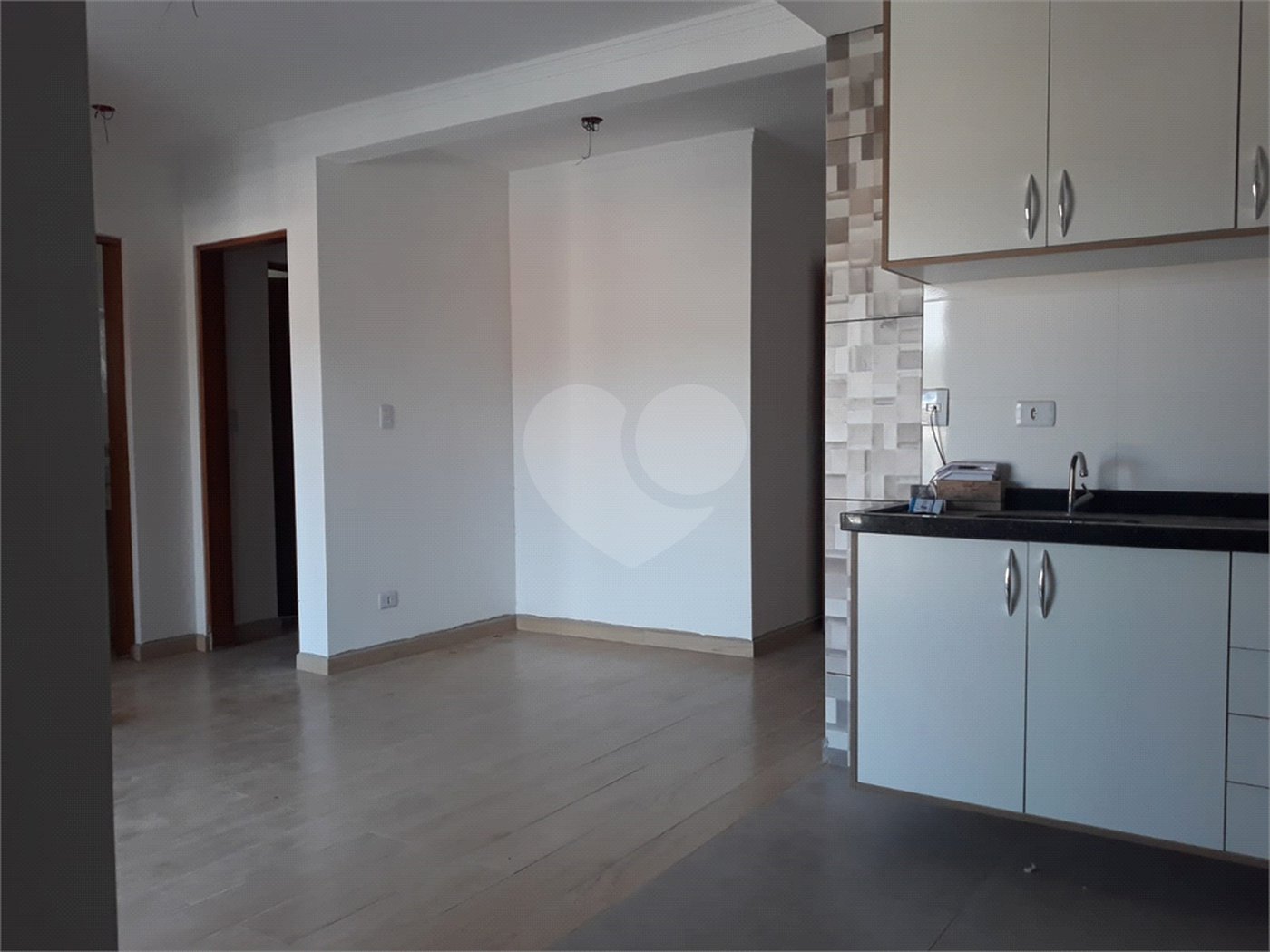 Apartamento à venda ou para alugar com 2 quartos, sendo 1 suíte,  em Jardim Flórida, São Roque, SP