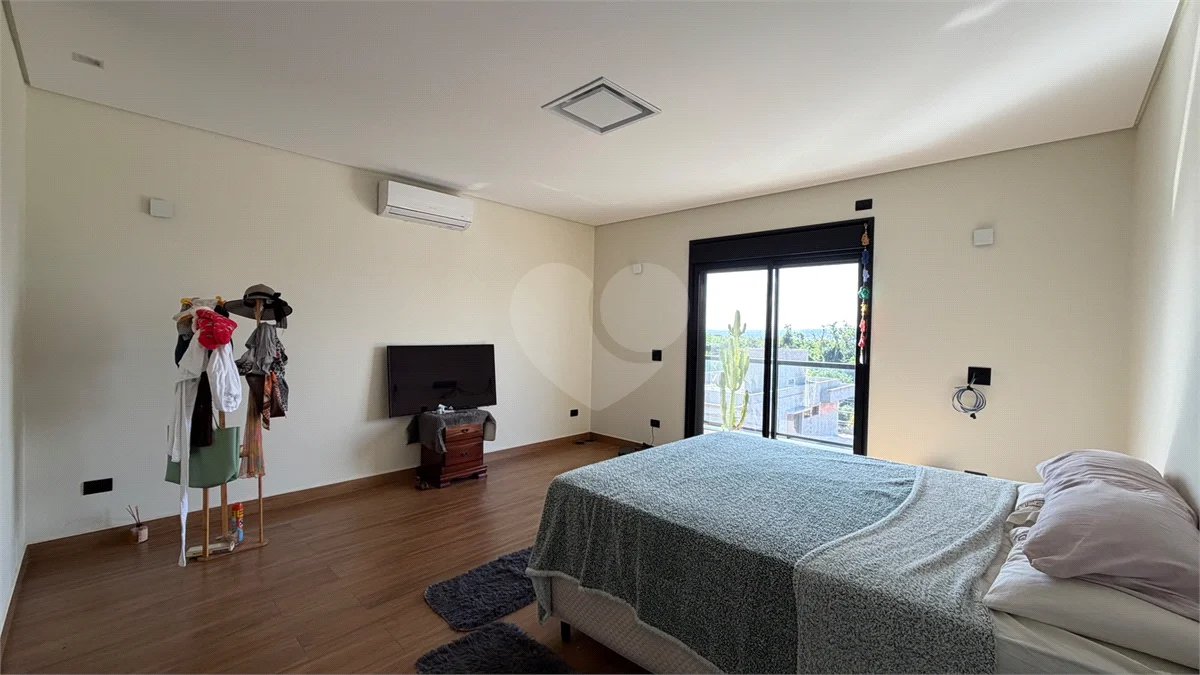 Casa de alto padrão com 3 suítes no Condomínio Damha 2,
