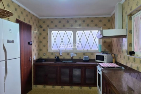 Casa à venda com 4 quartos, sendo 2 suítes, em Vila Petrópolis, Atibaia, SP