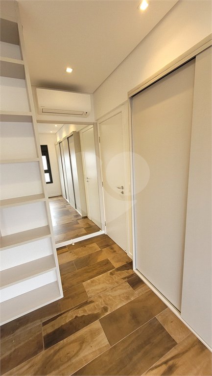 Apartamento de 2 quartos mobiliado à venda no Paraíso