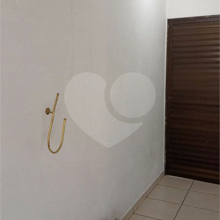 Casa com 180m², 3 dormitórios, 1 vaga, à venda na Vila Scarpelli em Santo André.