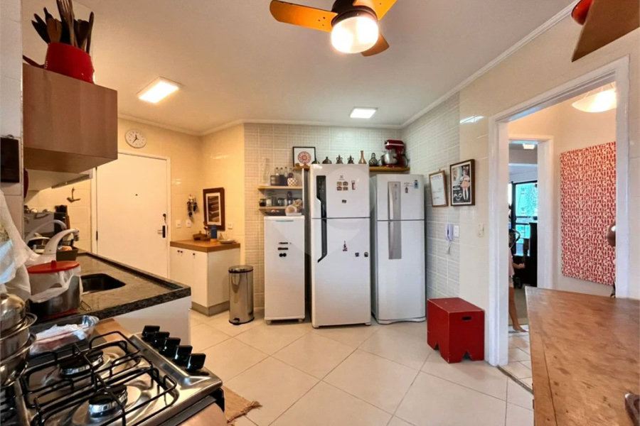 Apartamento à venda com 4 quartos, sendo 2 suítes,  em Riviera de São Lourenço, Bertioga, SP
