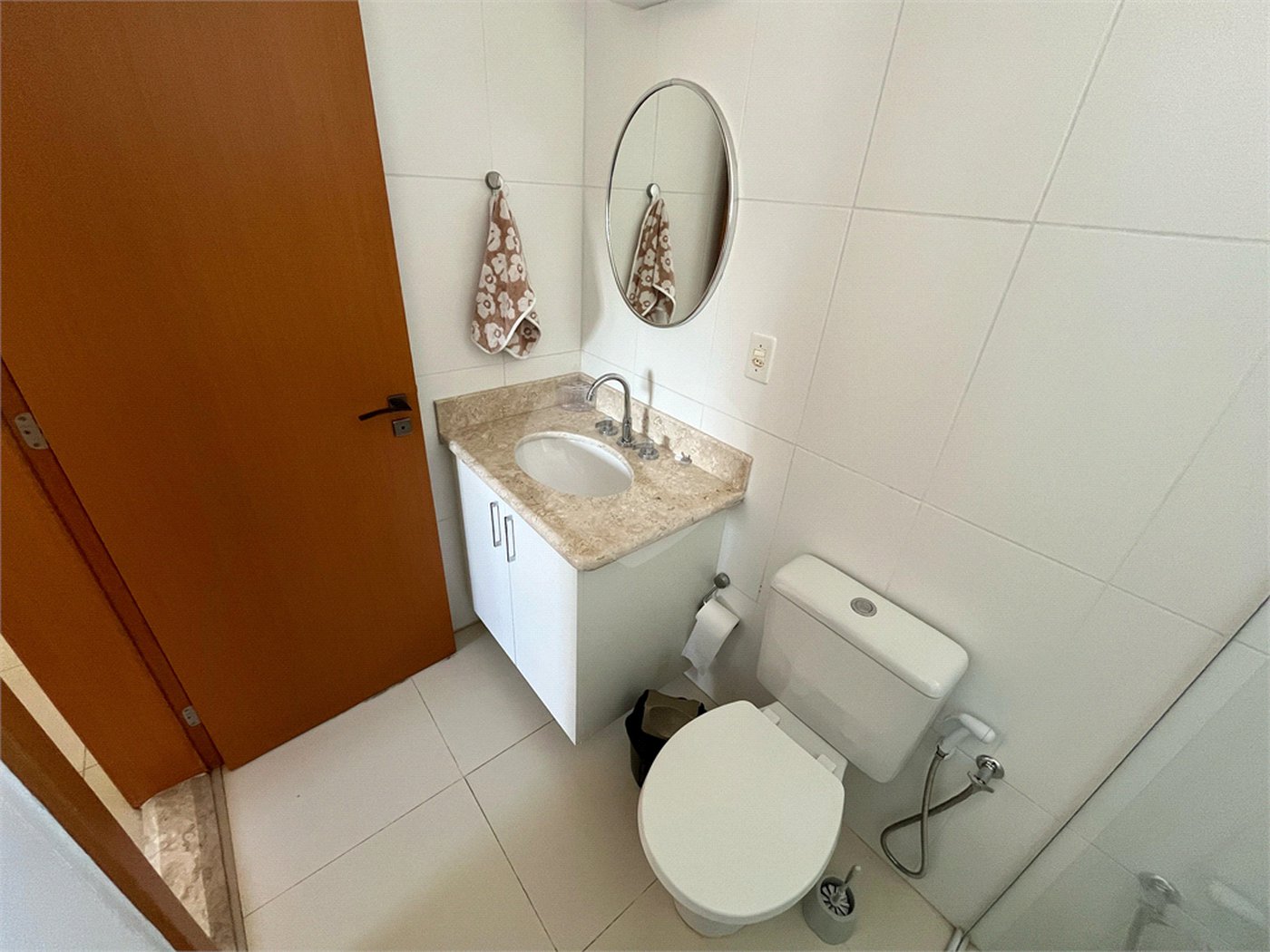 Apartamento mobiliado com 2 dormitórios sendo 1 suíte
