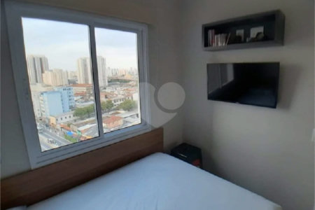 Apartamento com varanda e vaga de garagem à venda no Brás, a 5 minutos do Metrô