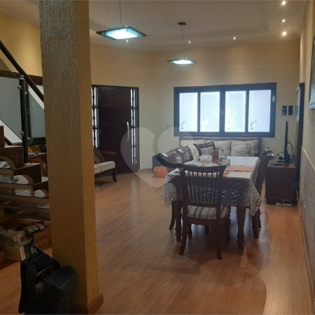 Casa à venda com 3 quartos, sendo 1 suíte,  em Residencial Colinas, Mogi das Cruzes, SP