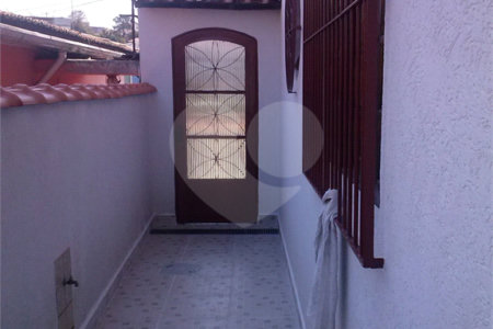 Sobrado à venda com 3 quartos em Jardim Itacolomi, São Paulo, SP
