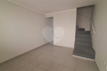 Casa de Vila à venda com 2 suítes em Vila Hortência, Sorocaba, SP