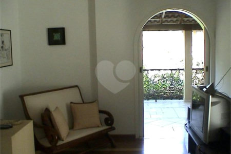 Casa à venda com 6 quartos, sendo 5 suítes, no condomínio São Joaquim, Vinhedo - SP