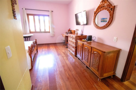 Casa à venda ou para alugar com 4 quartos, sendo 1 suíte, no Centro, São Roque, SP
