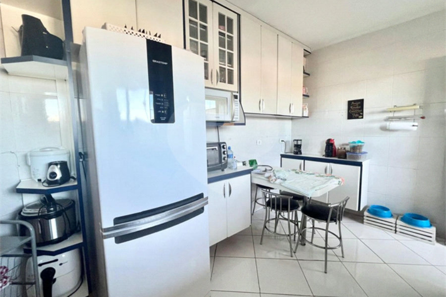 Casa à venda com 3 quartos, sendo 1 suíte, no condomínio Heráclito Graça, São Paulo - SP