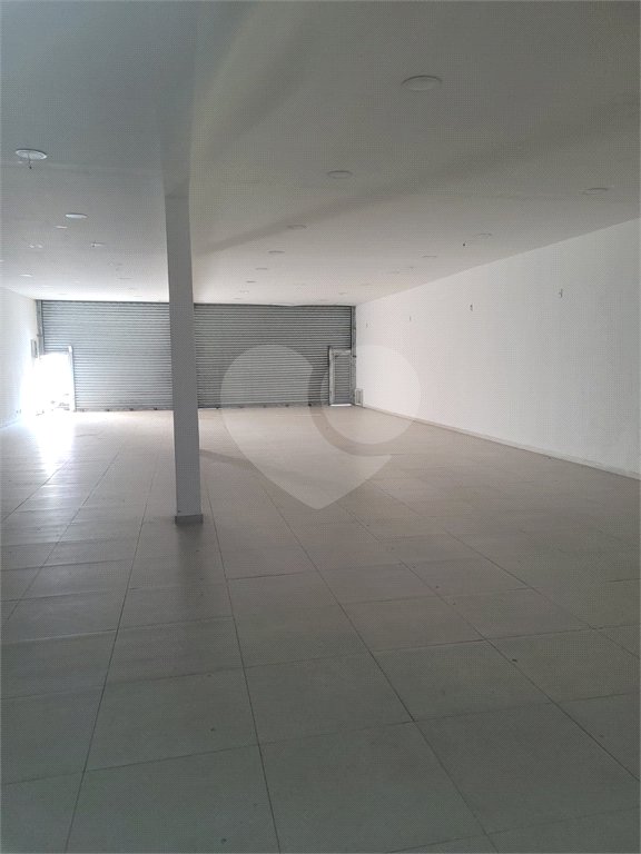 Salão para alugar em Vila Romanópolis, Ferraz de Vasconcelos, SP