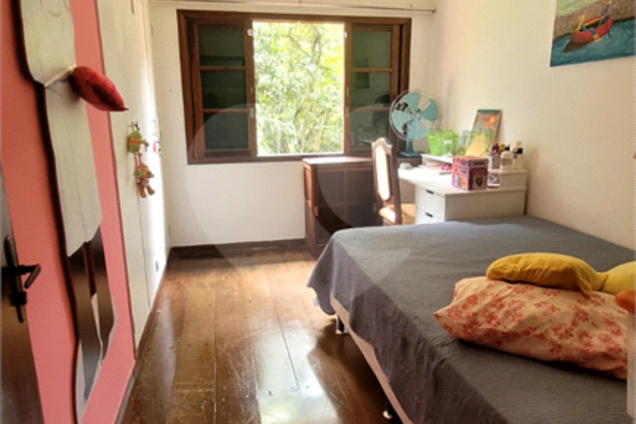 Casa Térrea à venda com 4 quartos, sendo 1 suíte, em Serra da Cantareira, Mairiporã, SP