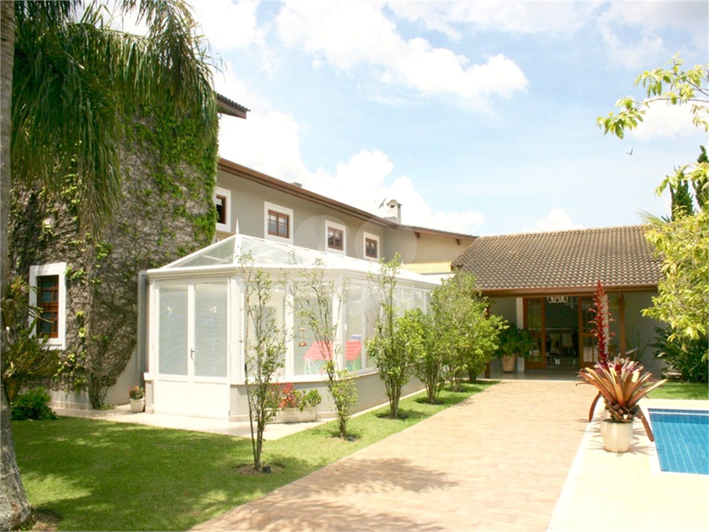 Casa à venda com 5 suítes no condomínio Suíça da Cantareira, Mairiporã - SP