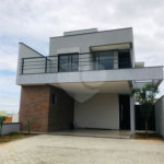 Casa à venda com 3 quartos, sendo 1 suíte, no condomínio Terras da Estância, Paulínia - SP
