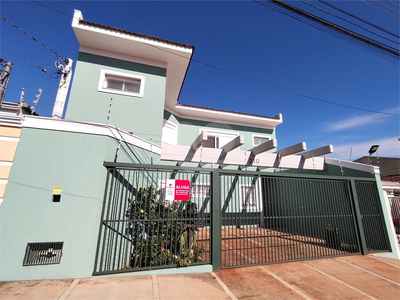 Casa para alugar com 6 quartos, sendo 4 suítes,  no Centro, Itapetininga, SP