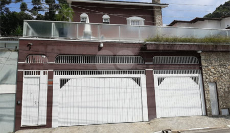 Sobrado à venda com 4 quartos, sendo 3 suítes,  em Tremembé, São Paulo, SP