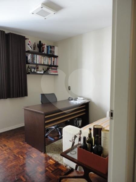 Apartamento à venda com 3 quartos, sendo 1 suíte, em Moema, São Paulo, SP