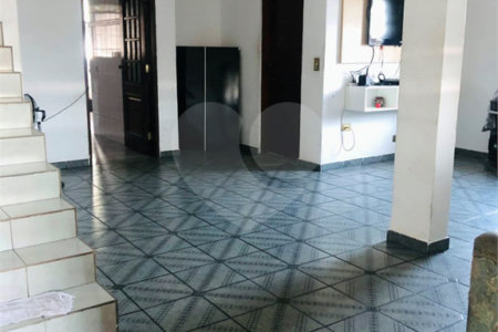 Casa à venda com 4 quartos, sendo 2 suítes,  em Vila Paulista, Mogi das Cruzes, SP