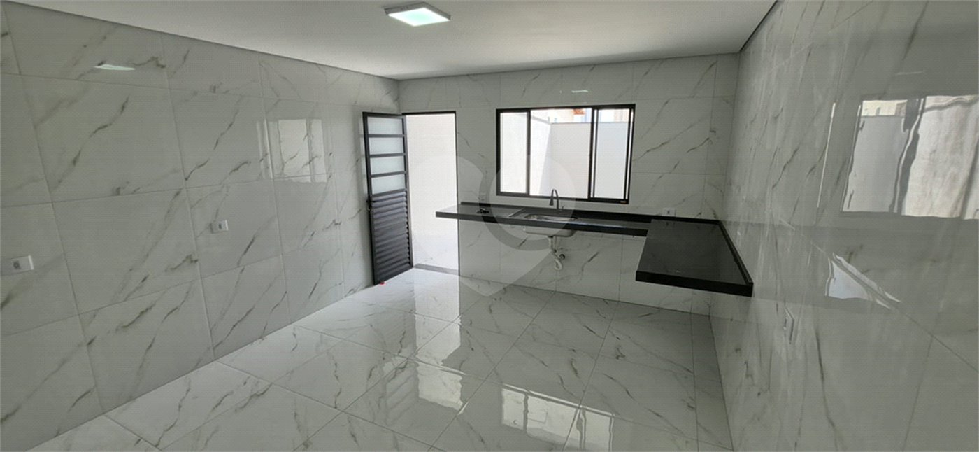 Sobrado à venda com 3 quartos, sendo 1 suíte, em Vila Bonilha, São Paulo, SP