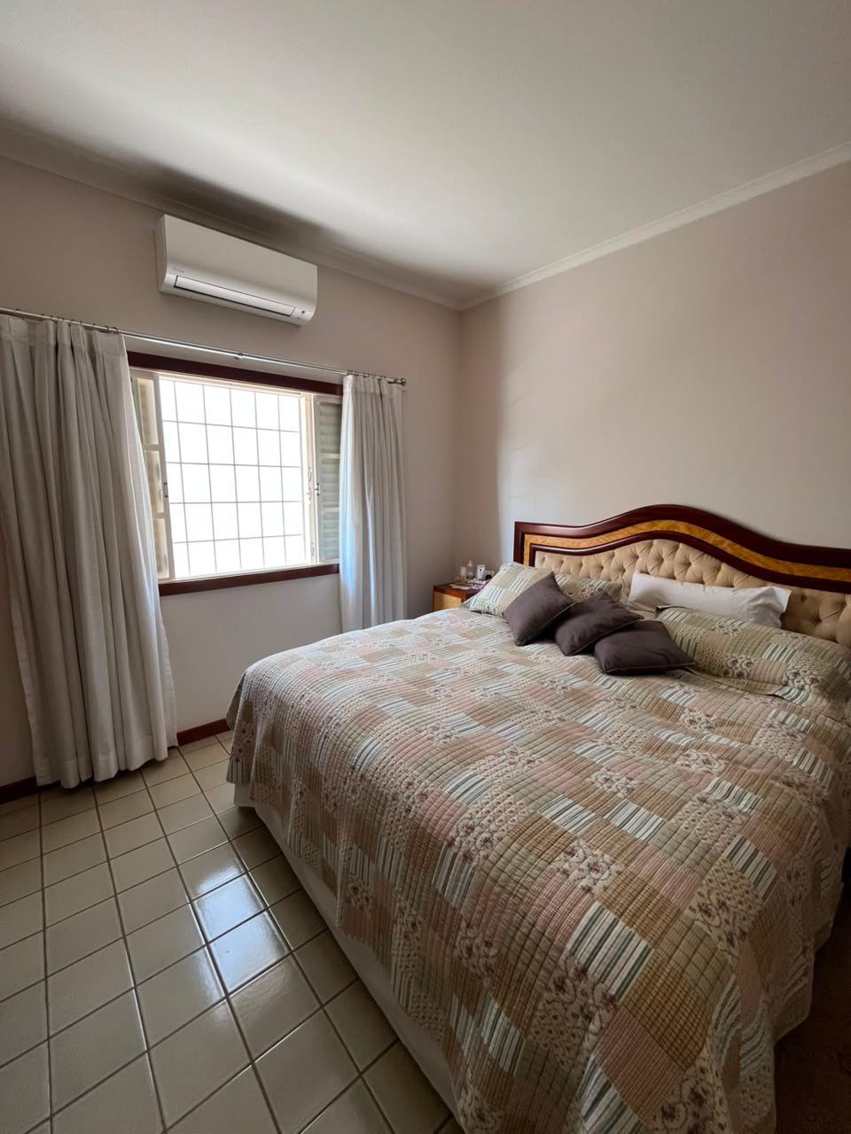 Casa à venda com 3 quartos, sendo 1 suíte,  em Santos Dumont, Três Lagoas, MS