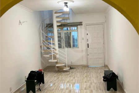 Sobrado à venda com 5 quartos, sendo 2 suítes, em Vila Universitária, São Paulo, SP