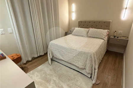 Apartamento à venda com 2 suítes em Vila Anastácio, São Paulo, SP