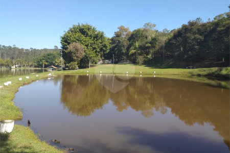 Sítio à venda com 4 quartos, sendo 1 suíte,  em Cruz das Almas, Biritiba-mirim, SP