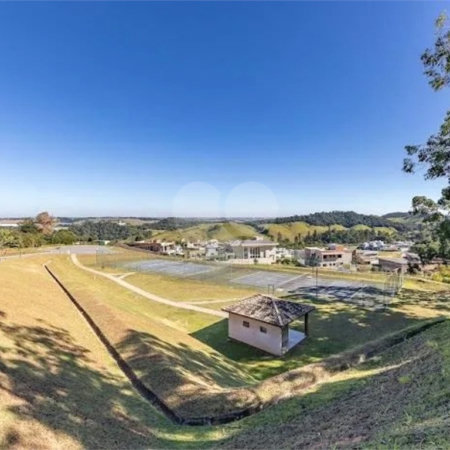 Casa à venda com 3 quartos, sendo 2 suítes,  no condomínio Arboretum, Vinhedo - SP