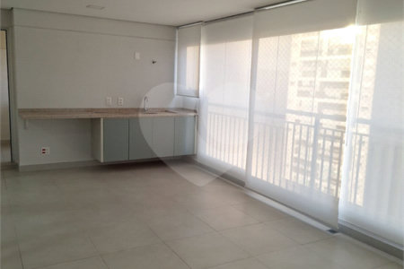 Apartamento à venda com 3 suítes em Vila Anastácio, São Paulo, SP