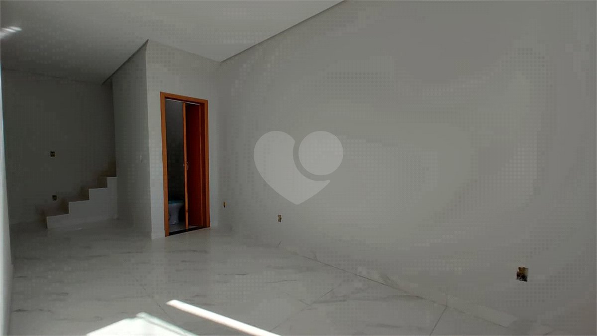 Casa de Vila à venda com 2 suítes em Wanel Ville, Sorocaba, SP